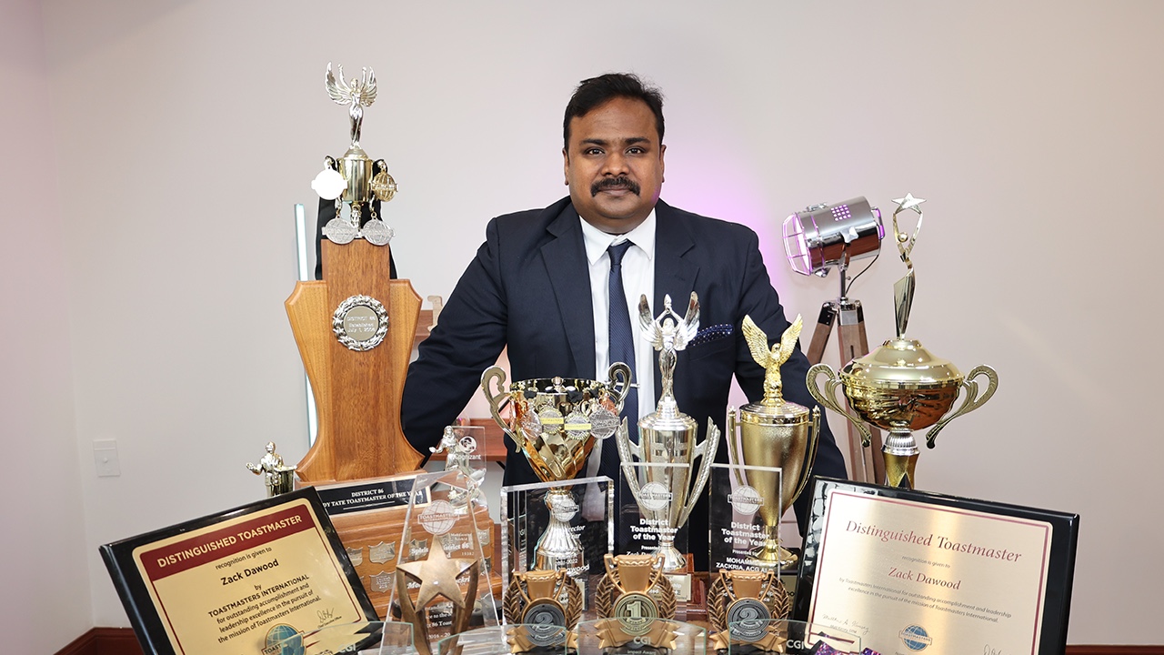 Zack Dawood at an awards ceremony